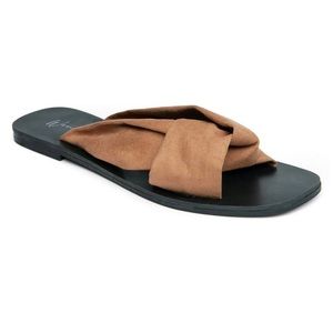 Wonderly Garland Twisted Flat Sandals Cognac Brown Black Sole Size 9